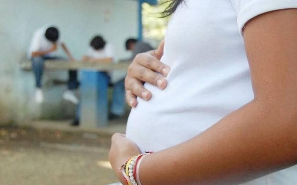 Sexto lugar en embarazos tempranos en México- barriga