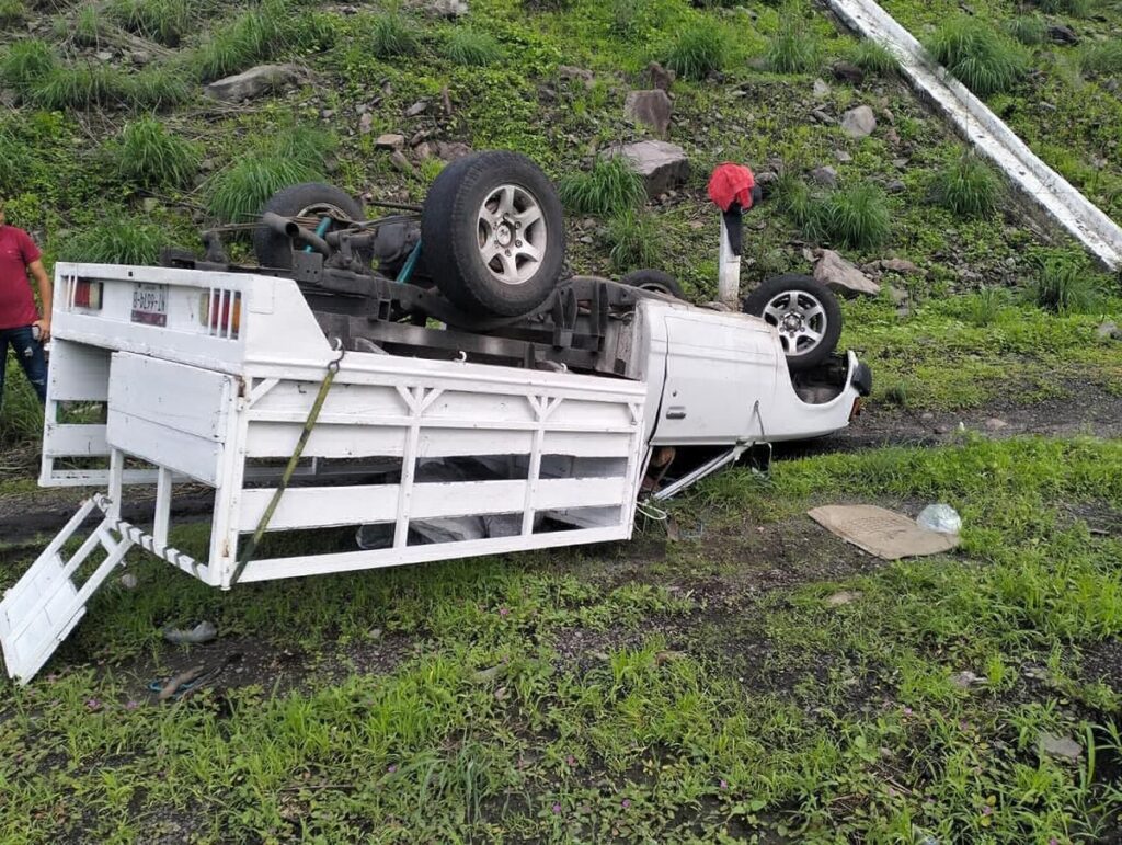 Sin reporte de heridos tras accidente en la autopista Siglo XXI