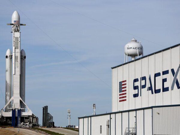 SpaceX desarrolla tecnología avanzada para la desorbitación de la EEI