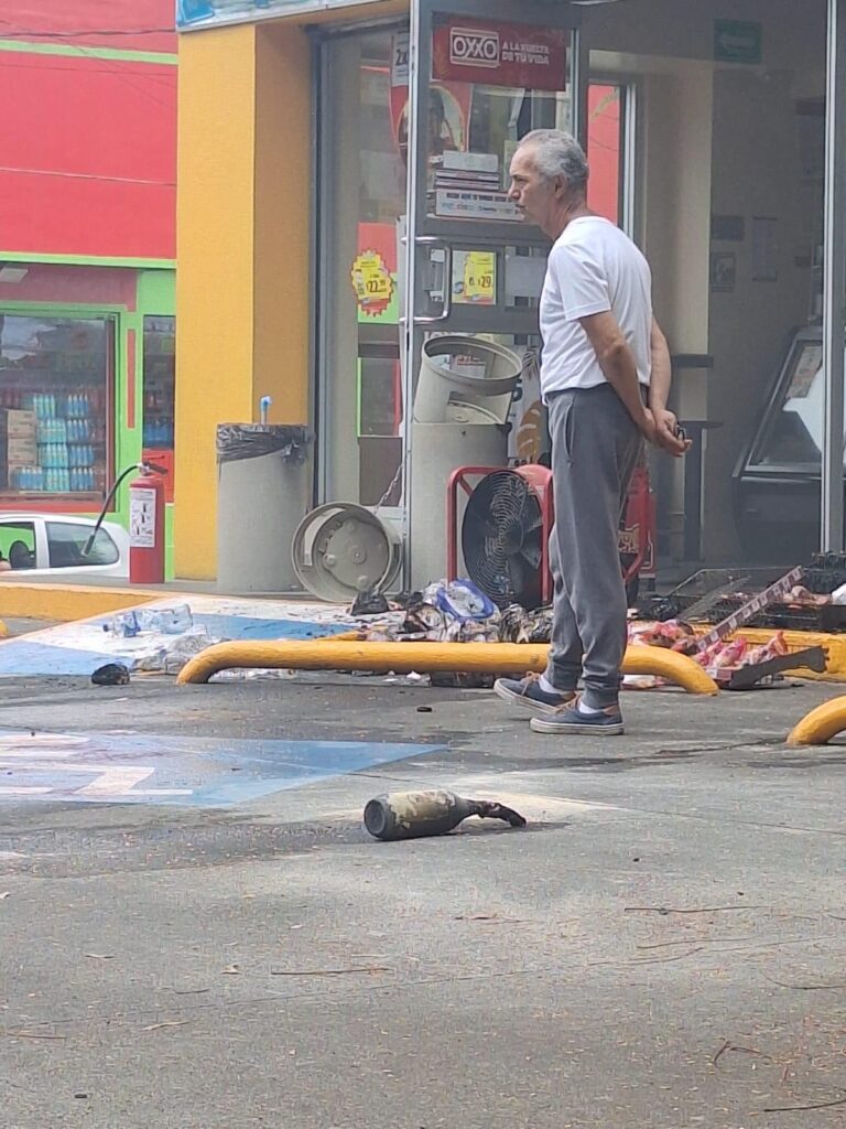 sucursales de OXXO fueron incendiadas este jueves en Uruapan