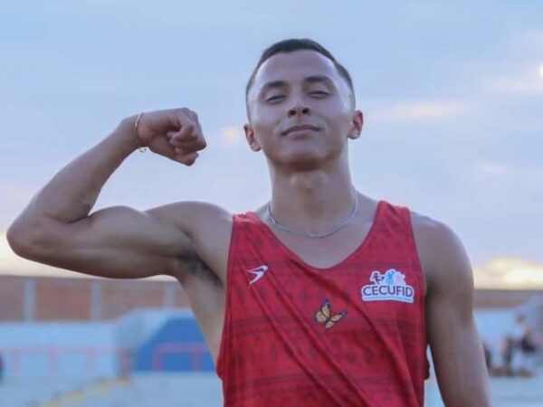 El velocista michoacano Jonathan Padilla clasificó al Mundial Juvenil de Atletismo