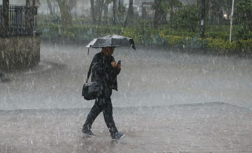 Continúa pronóstico de lluvias intensas y muy fuertes en México