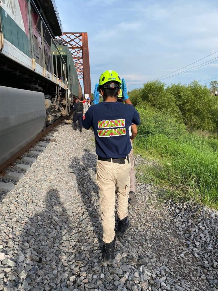 A mujer se la lleva tren en Michoacán