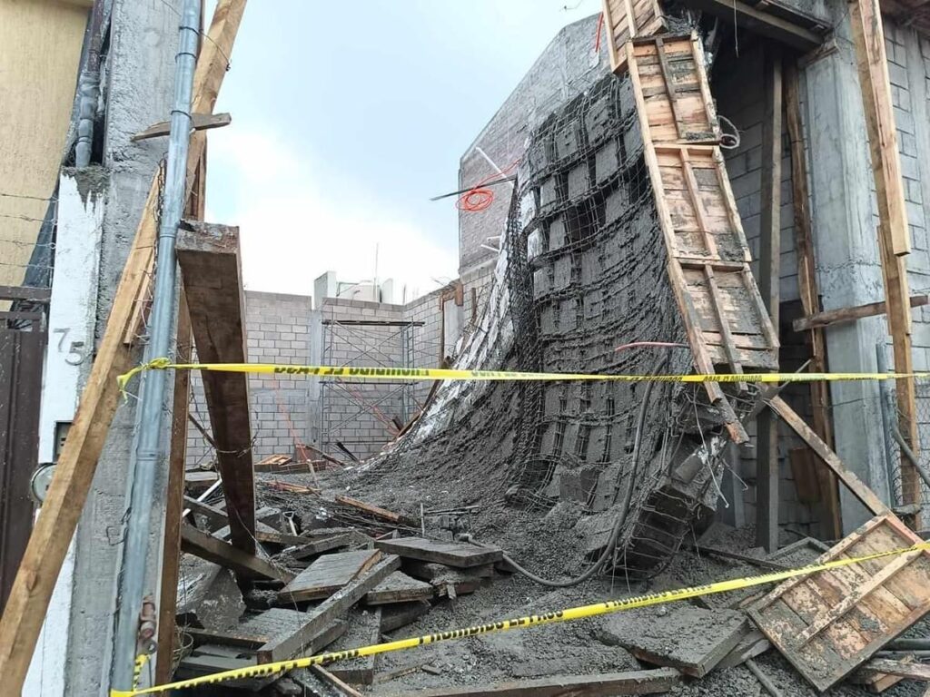 accidente de cimbra en una construcción en Morelia deja 4 heridos