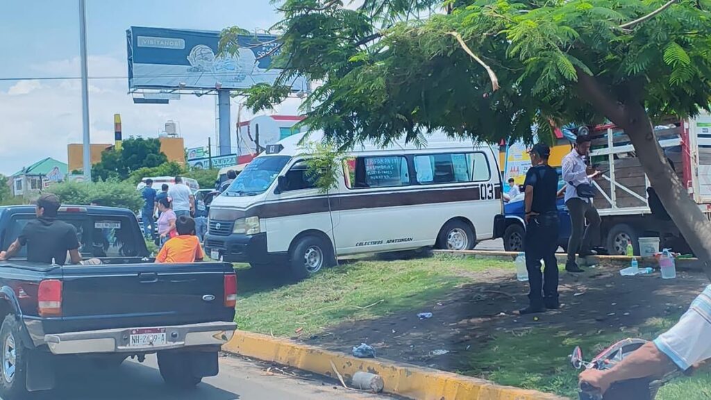 accidente vehicular en Apatzingán Michoacán