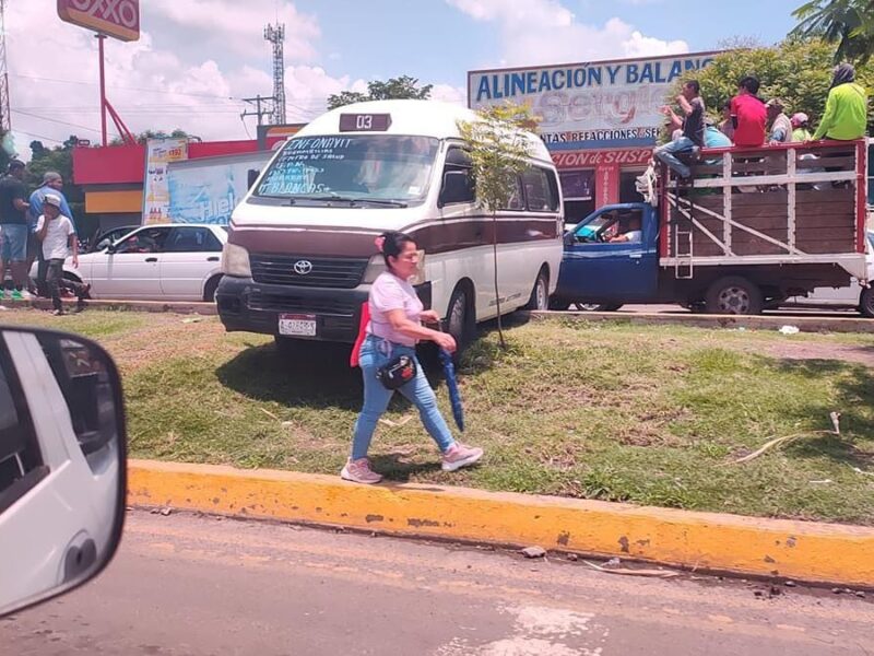 accidente vehicular en Apatzingán Michoacán - servicio público