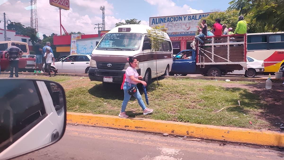 accidente vehicular en Apatzingán Michoacán - servicio público