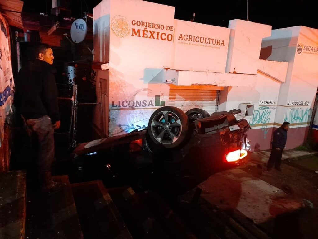 accidente vehicular en Pátzcuaro deja como saldo una persona herida