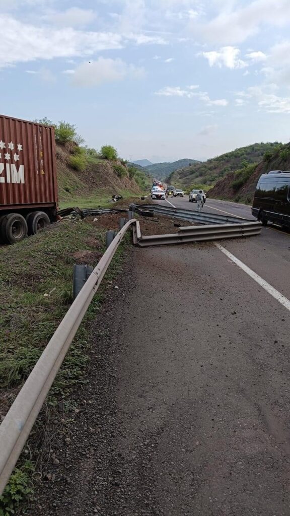 accidentes en la autopista Siglo XXI- tráiler