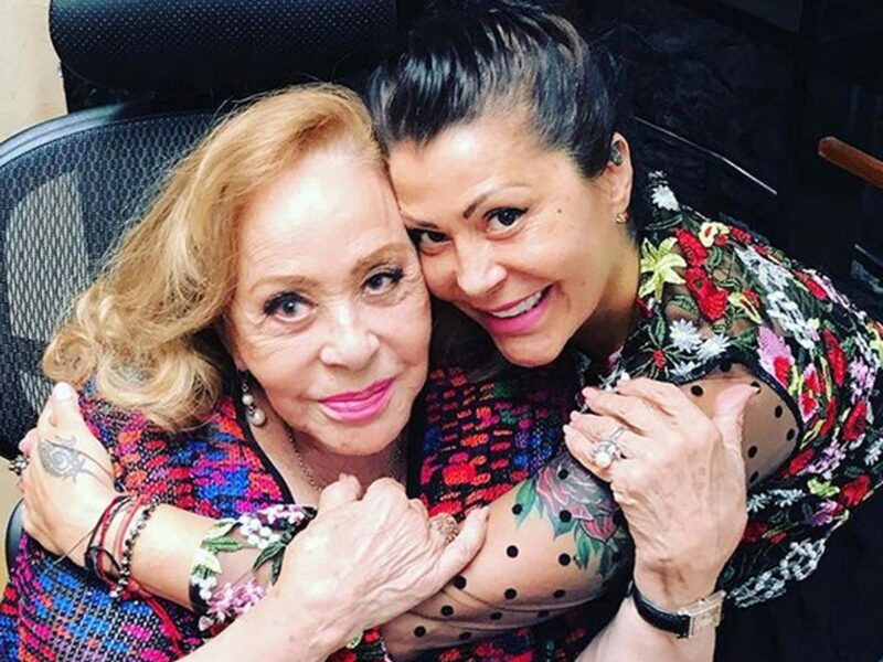 Alejandra Guzmán reaparece con Silvia Pinal