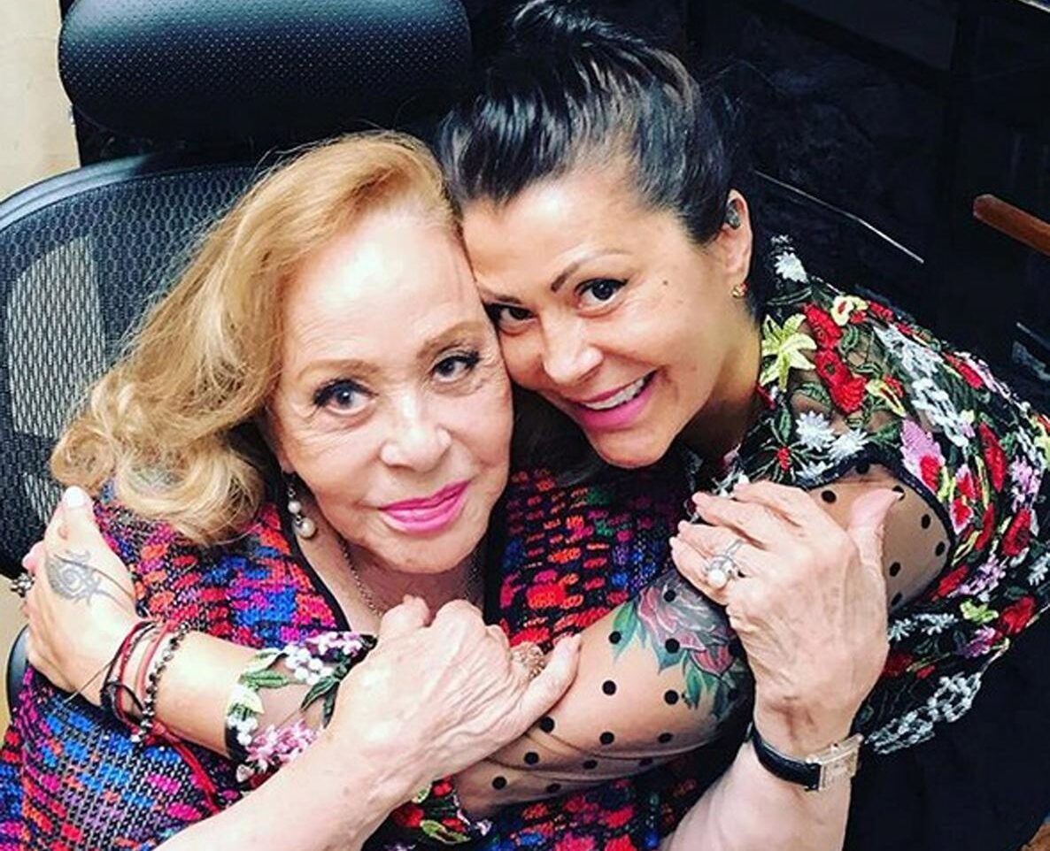 Alejandra Guzmán reaparece con Silvia Pinal