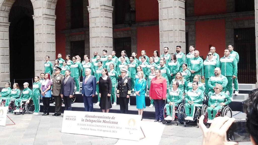 AMLO abandera a delegación mexicana para Paralímpicos de París 2024