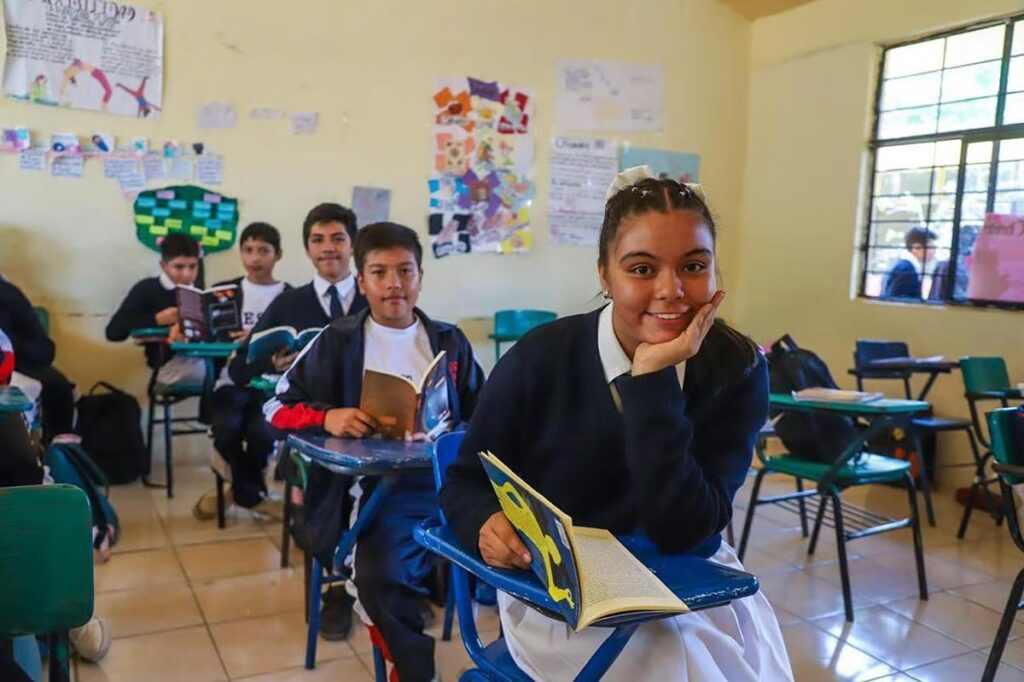 Bedolla señala que gobierno de Claudia Sheinbaum dará apoyo a la educación