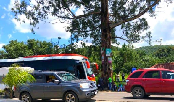 Bloqueos carreteros colapsan la Meseta Purhépecha en el estado de Michoacán