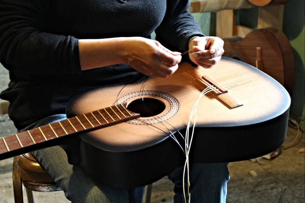 casart descarta afectación en ventas de guitarras en Paracho