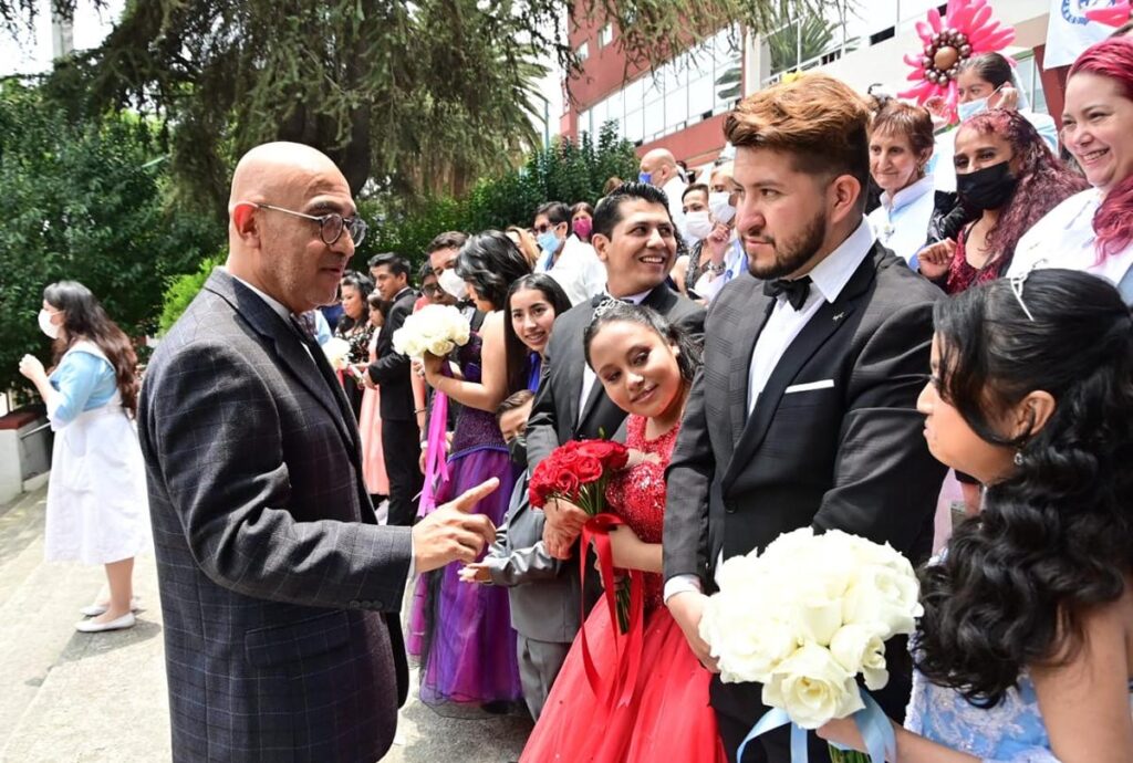 celebración de quinceañeras en hospital - pacientes con cáncer