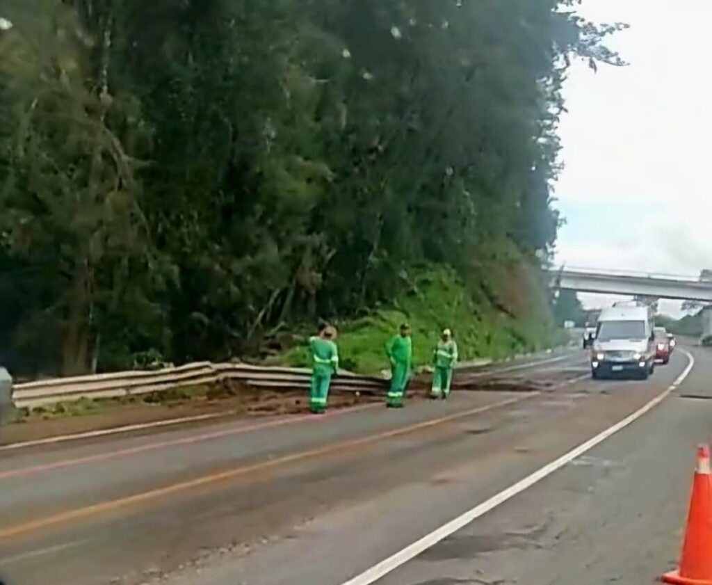 dos accidentes vehiculares tienen lugar en distintos puntos de la autopista Siglo XXI