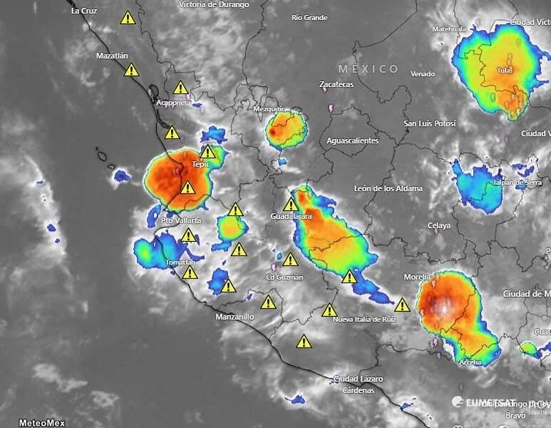 En las próximas horas se pronostican lluvias fuertes a intensas sobre el occidente