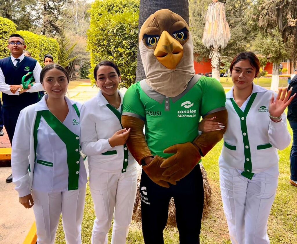 Estudia carreras técnicas en Michoacán - mascota