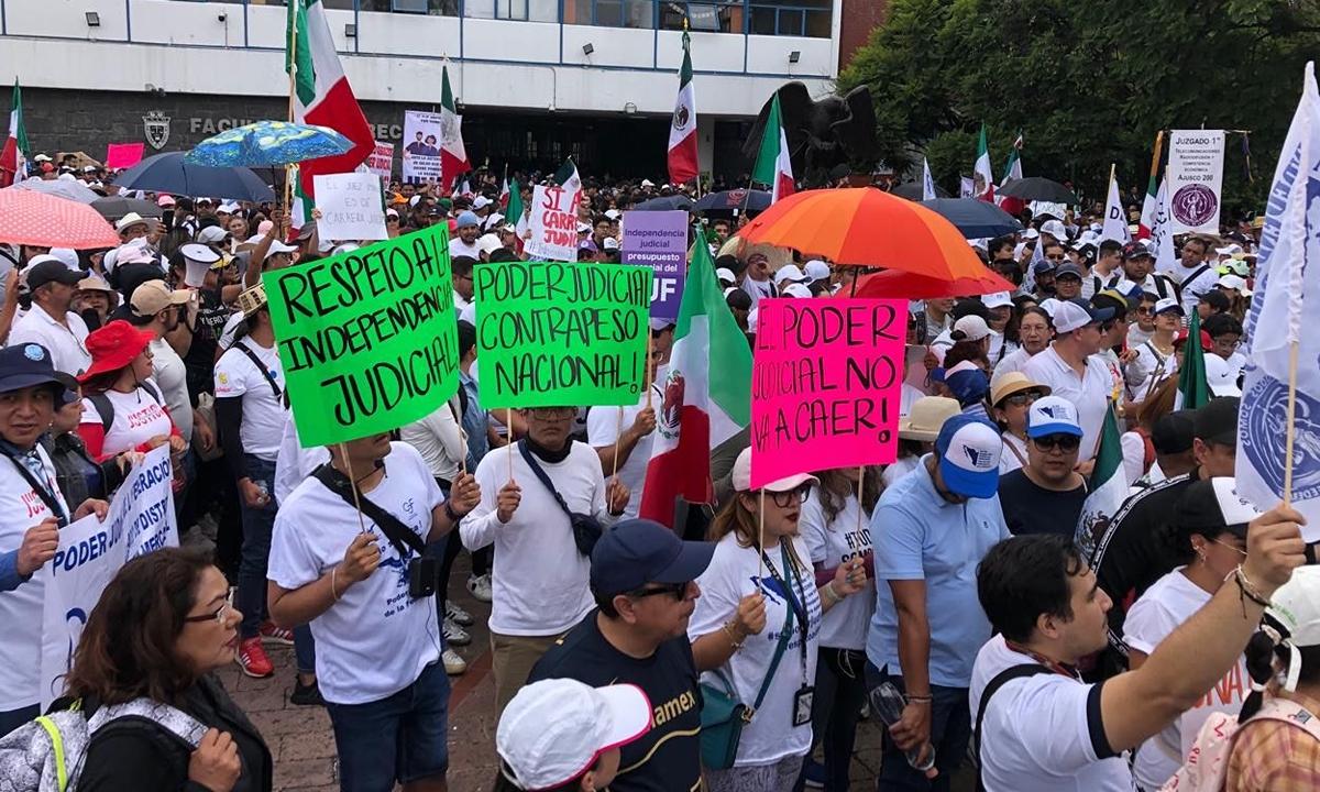 estudiantes de la UNAM responden a AMLO y Sheinbuam por reforma judicial