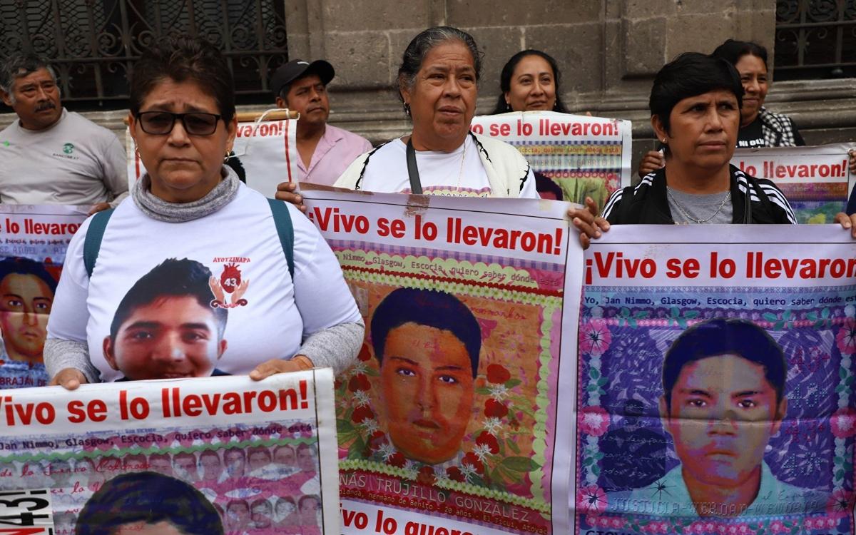 fracaso Ayotzinapa AMLO reuniones padres