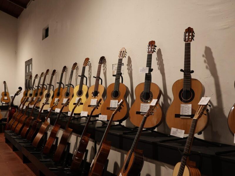 Guitarra de mala calidad no afecta venta de lauderos de Paracho: Casart