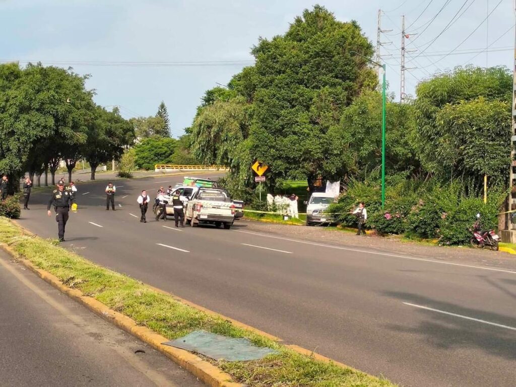 Hallan a un hombre sin vida en jardinera del libramiento Morelia