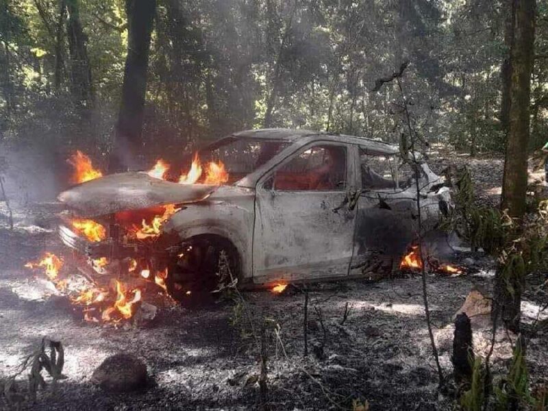 Hallan vehículo incendiado en Uruapan; Guardia Civil bajo sospecha de encubrimiento