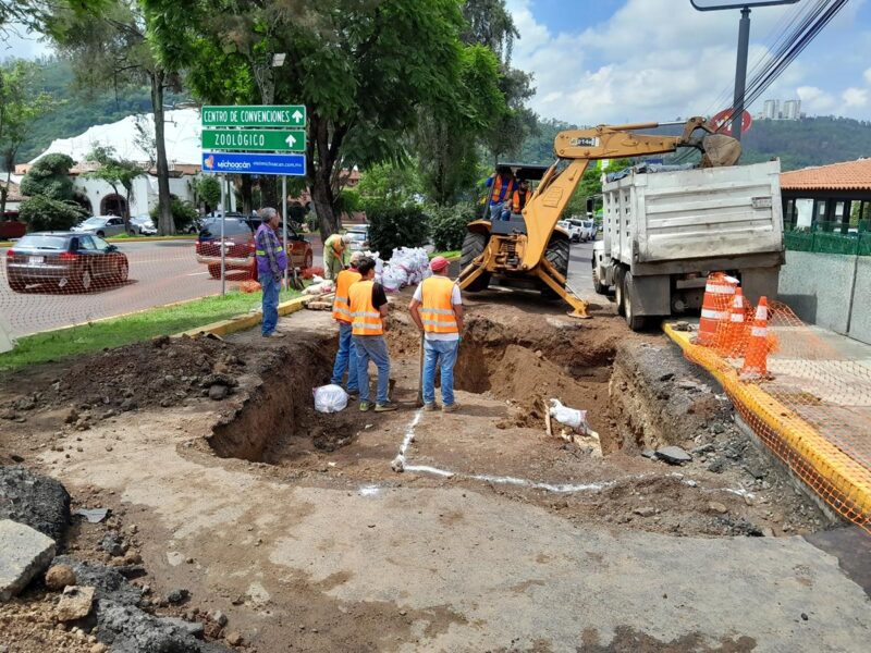 Inician reparación colector Camelinas autoridades municipales