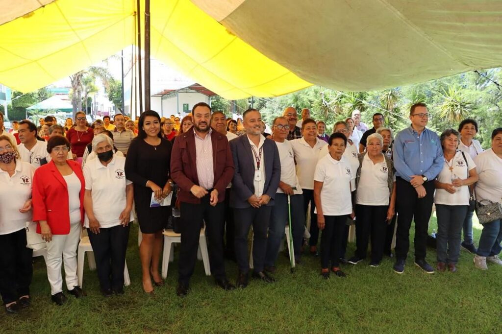 Jornada de Servicios de pensiones civiles en Zitácuaro - personal