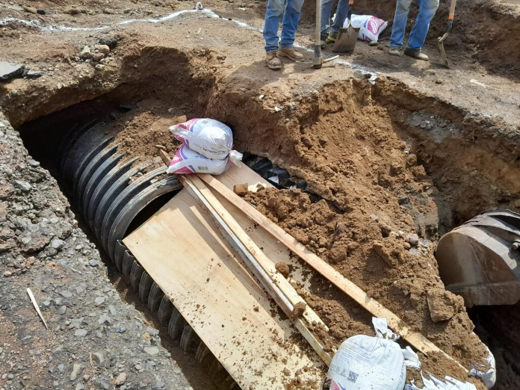 la falla del colector pluvial, se debió a la cantidad extraordinaria de agua