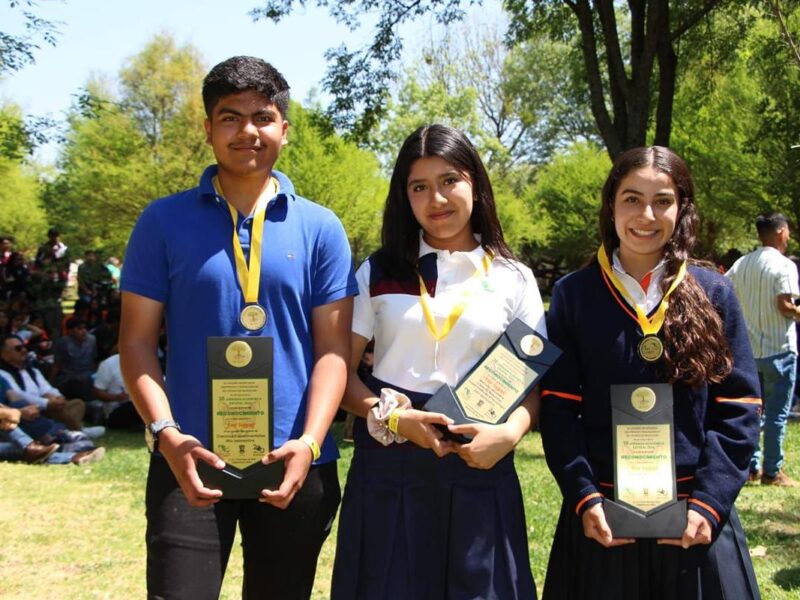 Medallas estudiantes Cecytem 2024 1