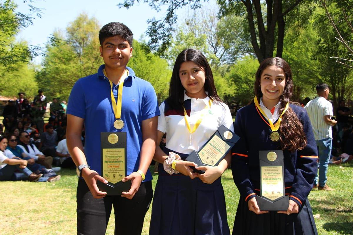 Medallas estudiantes Cecytem 2024 1