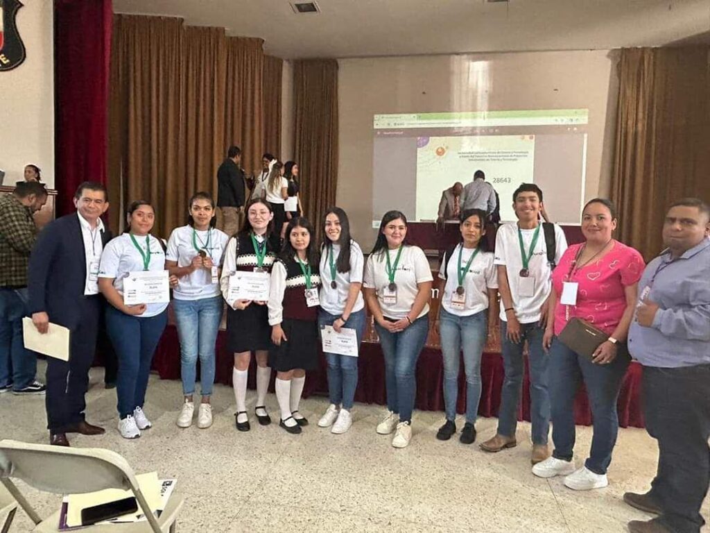 Medallas estudiantes Cecytem 2024 3