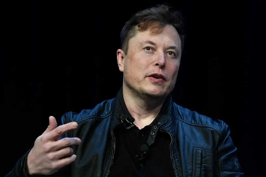 Musk demanda a anunciantes por presunto “boicot masivo”