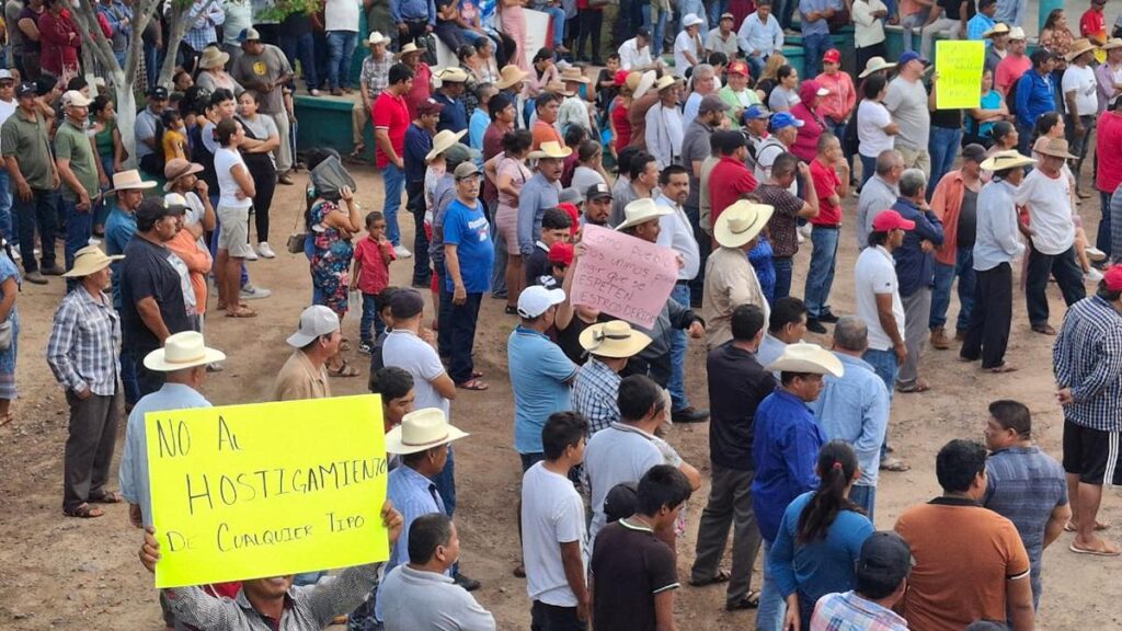 protesta en Churumuco y toma de presidencia - protestantes