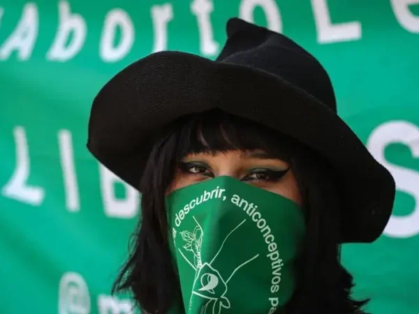 Aprobada reducción del plazo legal para aborto en Aguascalientes