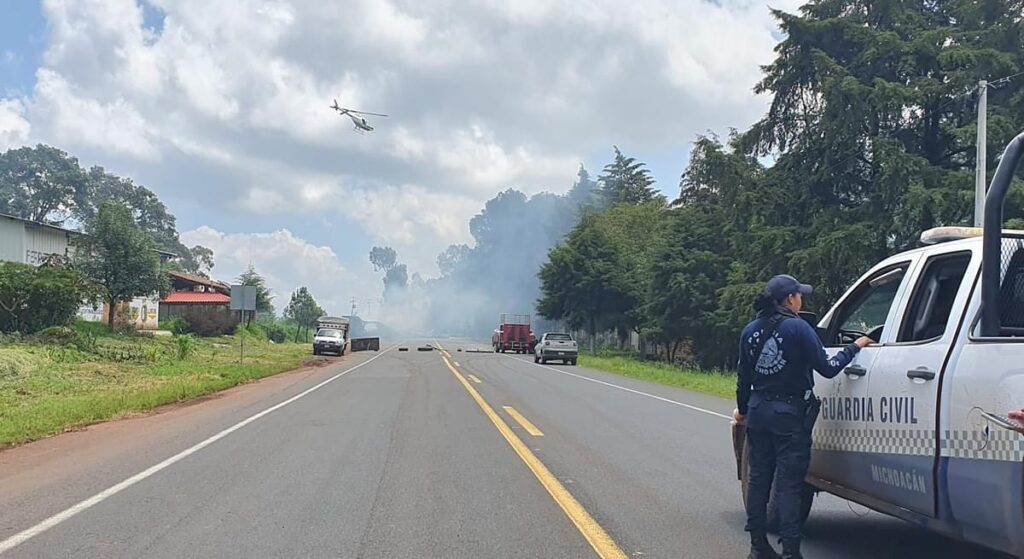 Refuerzan operativo de búsqueda de policías desaparecidos en Tangamandapio, Michoacán