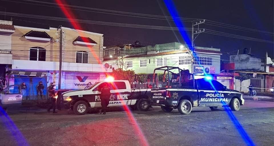 Robo de camioneta desata persecución y balacera en Uruapan, Michoacán