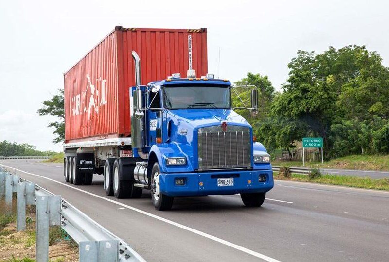 robo de tractocamión en la Autopista Siglo XXI