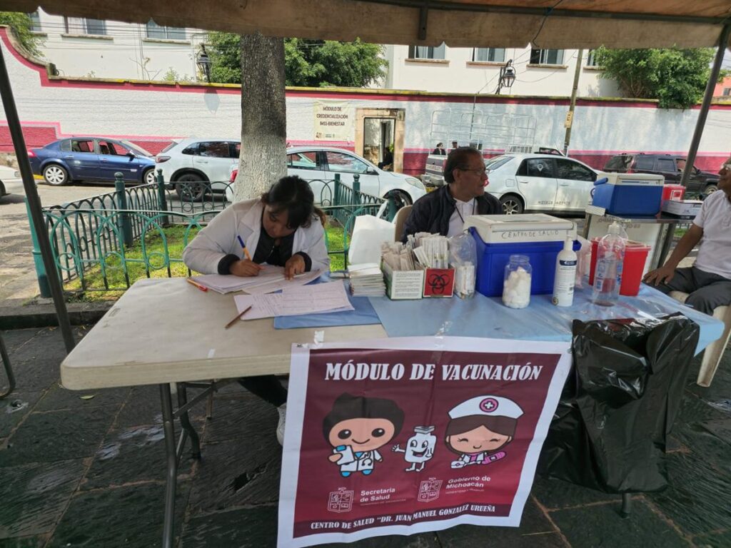 SSM coloca módulo de vacunación gratuita en el Centro de Morelia