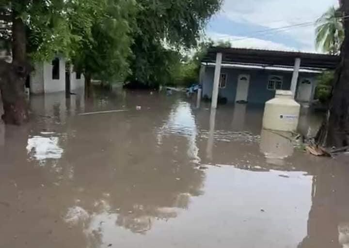 tromba inundaciones múgica michoacán 1