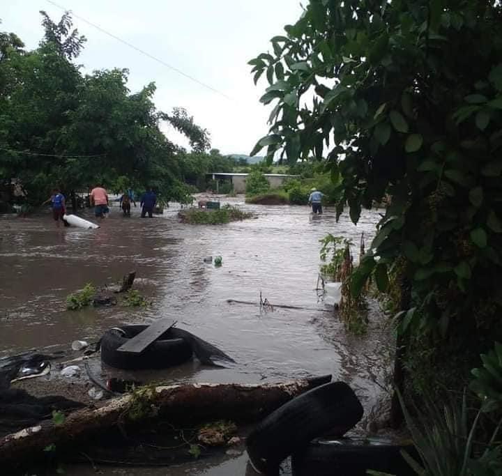 tromba inundaciones múgica michoacán 3