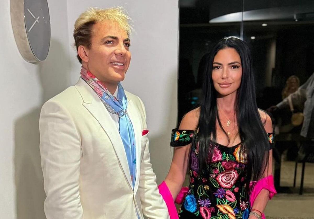 Cristian Castro convierte a su novia Mariela Sánchez en corista