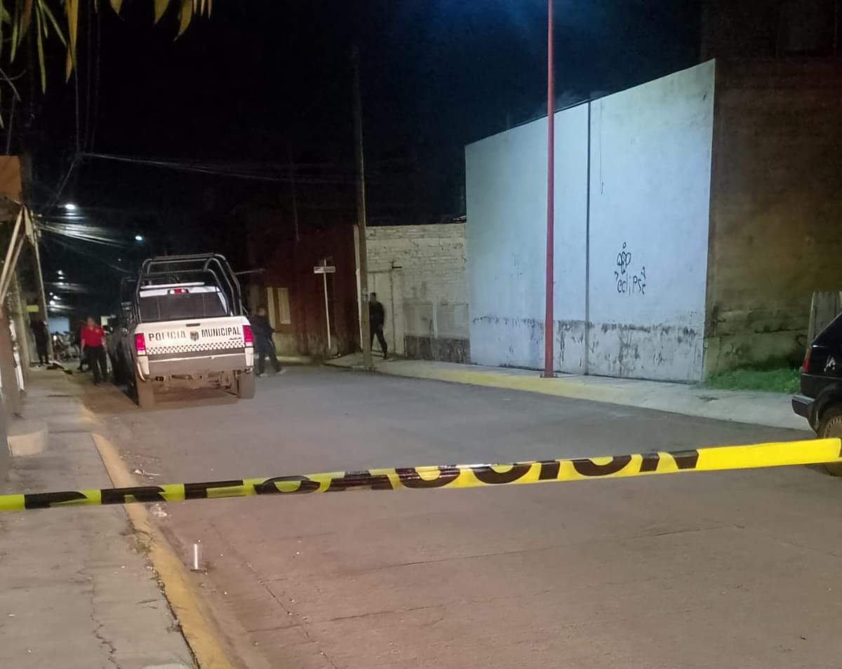 En Jacona, adolescente cae herido tras ser atacado a balazos