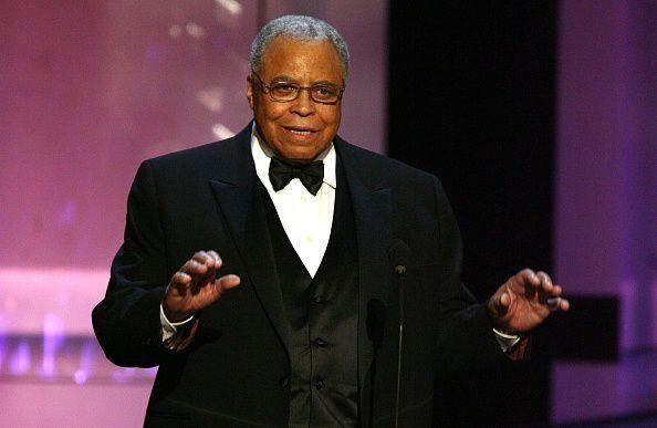 James Earl Jones, la legendaria voz de Darth Vader, fallece a los 93 años