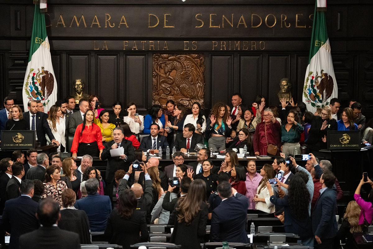 Senadores de Morena y aliados aprueban la reforma Judicial en México.