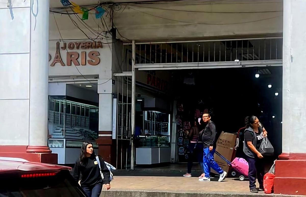 asalto armado en una joyería de Uruapan