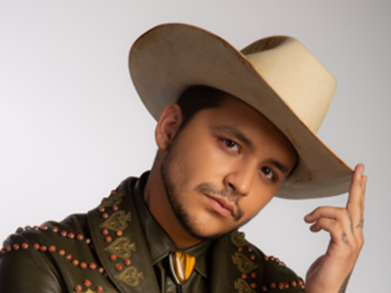 Christian Nodal recibe el alta tras ser hospitalizado