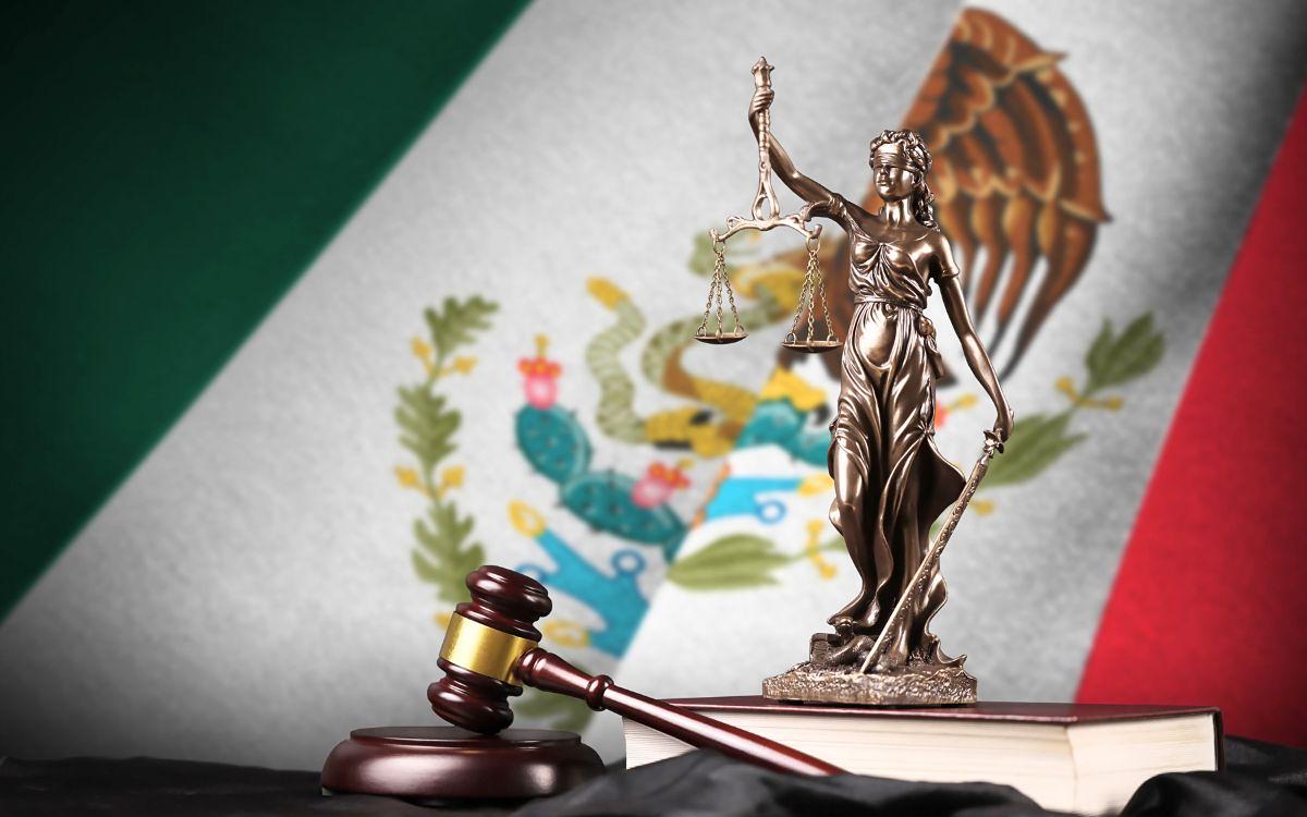 crisis constitucional México juristas sanciones